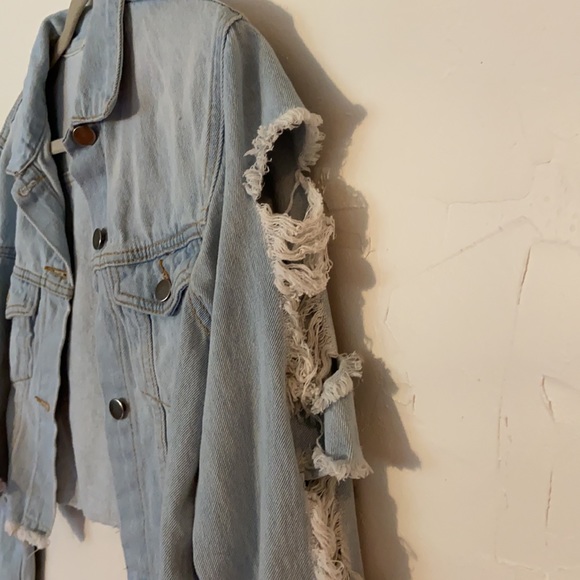 HOT & DELICIOUS | Distressed Jean jacket - Picture 2 of 6